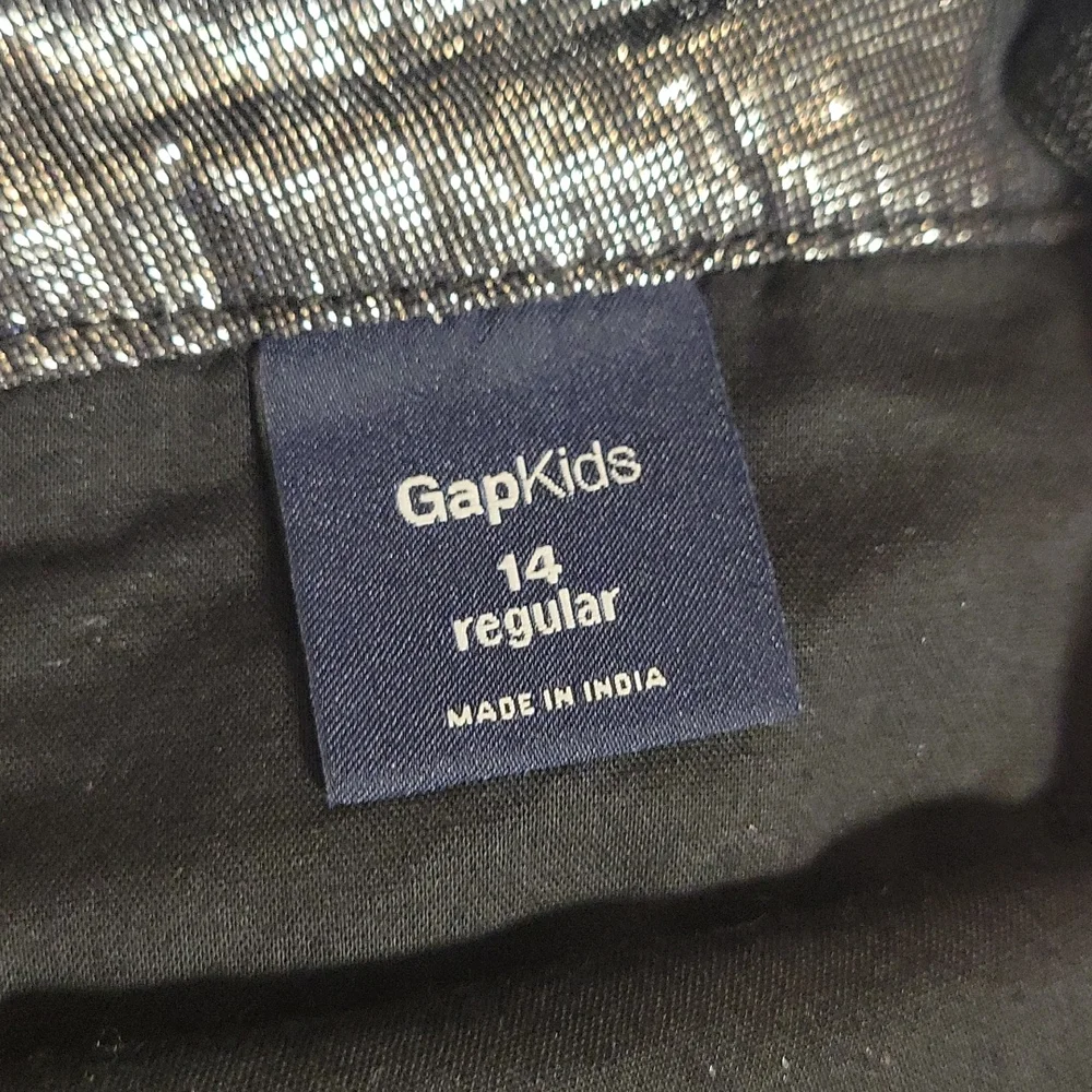 Gap Kids Metallic Silver Skirt, Girls size 14, Great Condition!